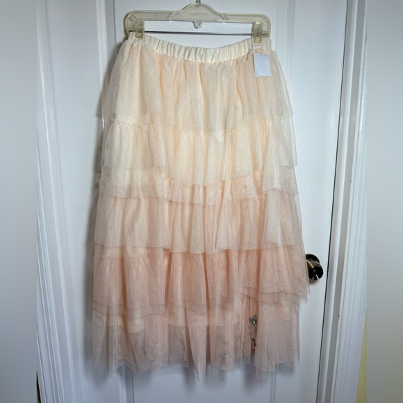 WICKED Cream / Blush Tulle Maxi Skirt with Tiered Design size L, BNWT - Picture 1 of 11
